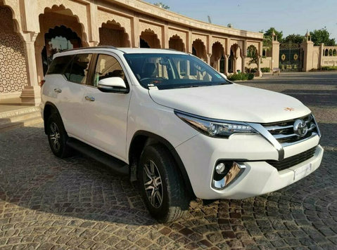 Best Cab Service in Jaipur - Drugo