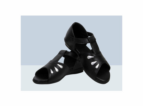 Designer Diabetic Footwear for Women (ddf Lr001) – Black - 뷰티/패션