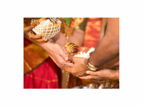 Book The Best Wedding Bridal Makeup Artists In Chennai - 기타