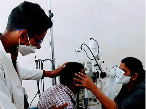 Eye Specialist in Lucknow - Services: Other