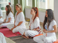 200 hour yoga teacher training in Rishikesh - کھیل/یوگا