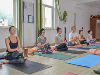 yoga teacher training in Rishikesh - Esportes/Yoga