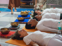 yoga teacher training in Rishikesh - ספורט/יוגה