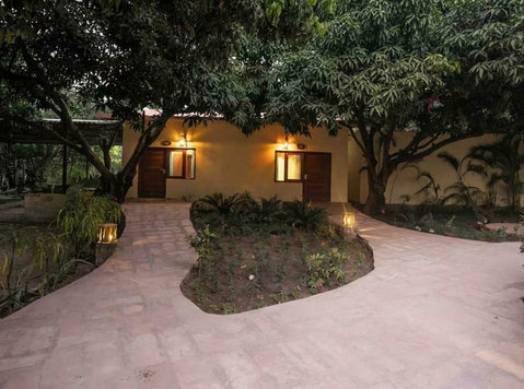 Unwind at La Perle River Resorts in Jim Corbett for a Scenic - Költöztetés/Szállítás