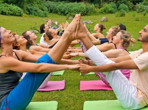 200 hour Yoga Teacher Training in Rishikesh - Drugo