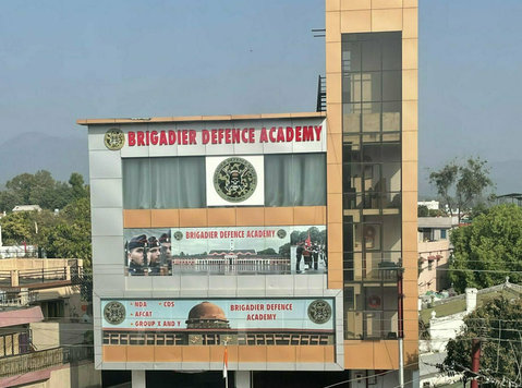 Defence Academy in Dehradun - Autres