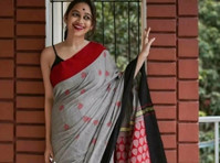 Purchase Gray Fabric Design Khadi Cotton Saree from Poridheo - เสื้อผ้า/เครื่องประดับ