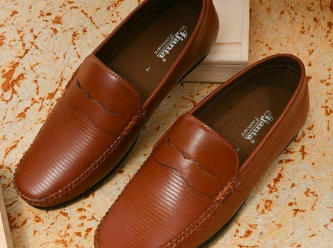 Step into Elegance: Timeless Loafers for Men! - Clothing/Accessories