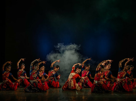 Master Bharatanatyam from renowned dancer-mentor ! - Music/Theatre/Dance