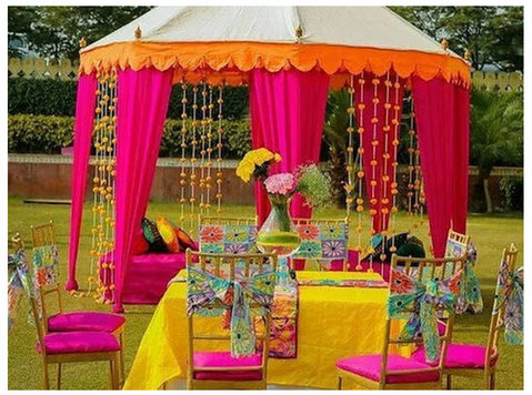 Transforming Wedding & Events with Elegant Tent Installation - Construção/Decoração