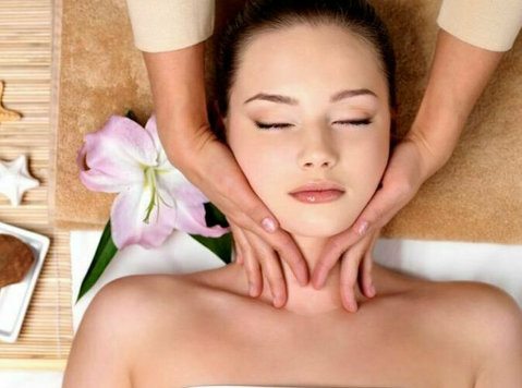 Back Neck Shoulder Massage-(9899607848)-euphoria Spa - Beauty/Fashion
