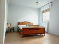 Charming Townhouse with Two Independent Apartments - Overig