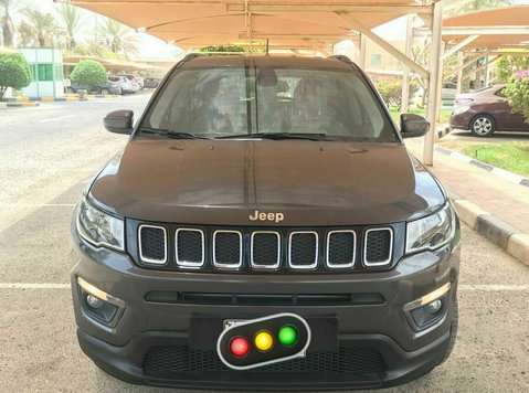 Jeep Compass 2018 : 71,000 km , excellent condition - گاڑیاں/موٹر بائک