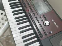 Korg pa700 oriental keyboard digital piano - إلكترونيات