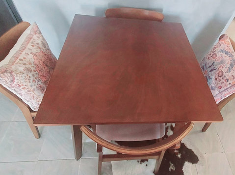 4- seater dining table - Møbler/Husholdningsartikler
