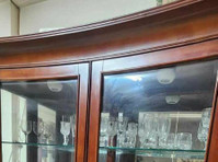 Display Crockery Almirah in excellent condition - Meubels/Witgoed