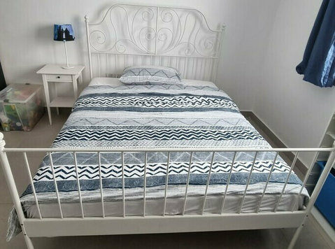 Ikea bed with mattress for KD80 - Намештај/уређаји