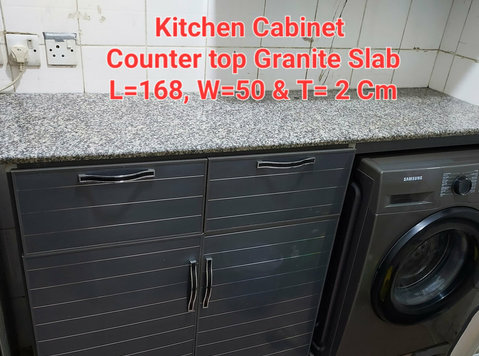 Kitchen Cabinet with Granite Counter top - Møbler/Husholdningsartikler