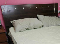 Queen size bed with hydraulic storage & Al Baghli mattress - Møbler/Husholdningsartikler