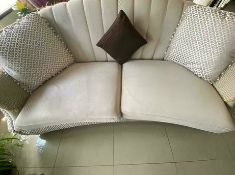 Safat Alghanim Sofa For sale - 家具/電化製品