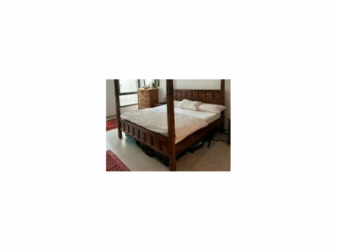 Solid Mahogany 4-Poster King Size Bed and Mattress - Furniture/Appliance