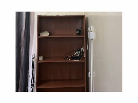 Wooden book shelf - Мебел/Апарати за домќинство