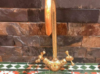 unlacquered brass faucet - เฟอร์นิเจอร์/เครื่องใช้ภายในบ้าน