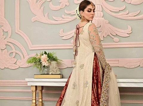 Ivory Taaj (sbi 2) - Clothing/Accessories