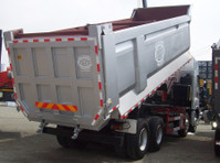 isuzu giga c-series dump truck - Voitures/Motos