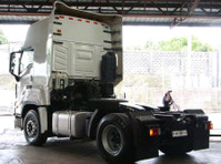 isuzu giga e-series tractor head trucks prime mover - Автомобили / мотоциклети