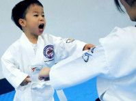 After Taekwondo, students gain confidence for challenges - Urheilu/Jooga