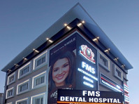Best Dental Implant Clinic In India - Szépség/Divat