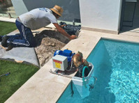 Swimming Pool Cleaning & Maintenence Marbella Costa del Sol - Reinigung