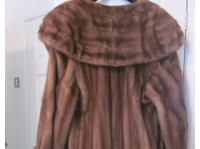 Beautiful Ladies Mink Fur Coat -  Gift - 服饰