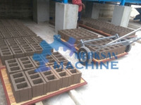Machine bloc beton Machine de parpaing - Altro