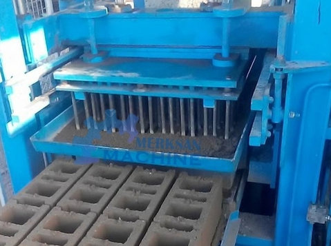 Machine fabrication parpaing - Muu