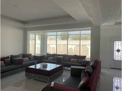 Specialized Works in Aluminium, Glass, Mdf & More أعمال متخص - Nội trợ/ Sửa chữa