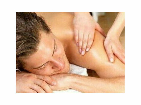 Independent Massage in Dubai - Uroda/Moda
