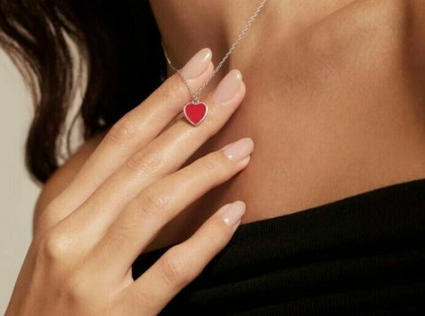 Silver heart necklace - เสื้อผ้า/เครื่องประดับ