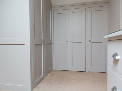 Transform Your Home with Stylish Fitted Wardrobes in Preston - בניין/דקורציה