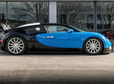 Bugatti Veyron Hire at the Best Prices in UK – Oasis Limo - Déménagement