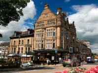 Stay Nearby: Accommodation Choices Near Harrogate - Autres