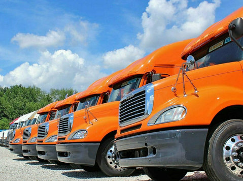 Trucks Available - Araba/Motorsiklet