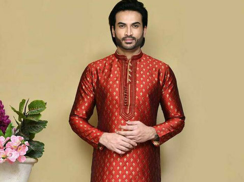 Red Woven Art Silk Kurta Pajama Set with Golden Motifs - Odevy/Príslušenstvo