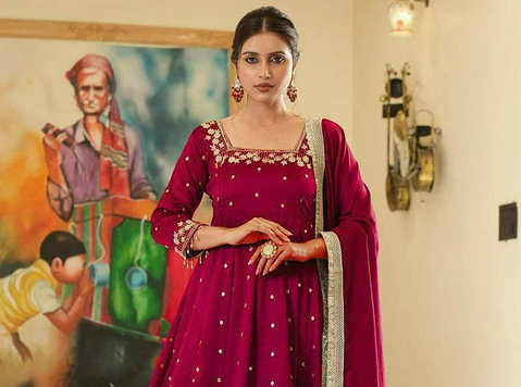 Wrap Yourself in Comfort & Culture – Salwar Suits Online - Roupas e Acessórios