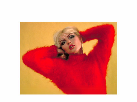 Debbie Harry Red Sweater - Debbie Harry Photographs for Sale - Zbierky/Starožitnosti
