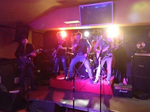 Guitar Tuition via Skype. All Styles (6) - Music/Theatre/Dance