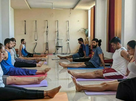 a guide to 100 Hour, 300 Hour & Yin Yoga Ttc In Rishikesh - Спорт/Јога