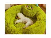 The Green Furry Monster Pet Bed! 🐾lovepetin.com - حيوانات/حيوانات أليفة