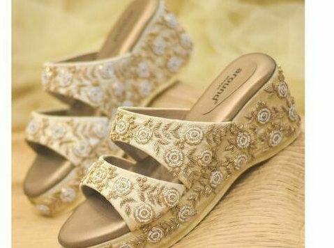 Bridal footwear to Pair with Your Anita Dongre lehenga - بناؤ سنگھار/فیشن